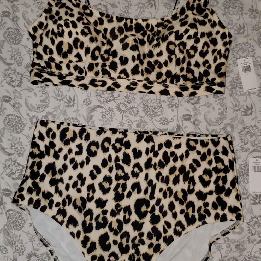 Nwt old navy leopard bikini sz large